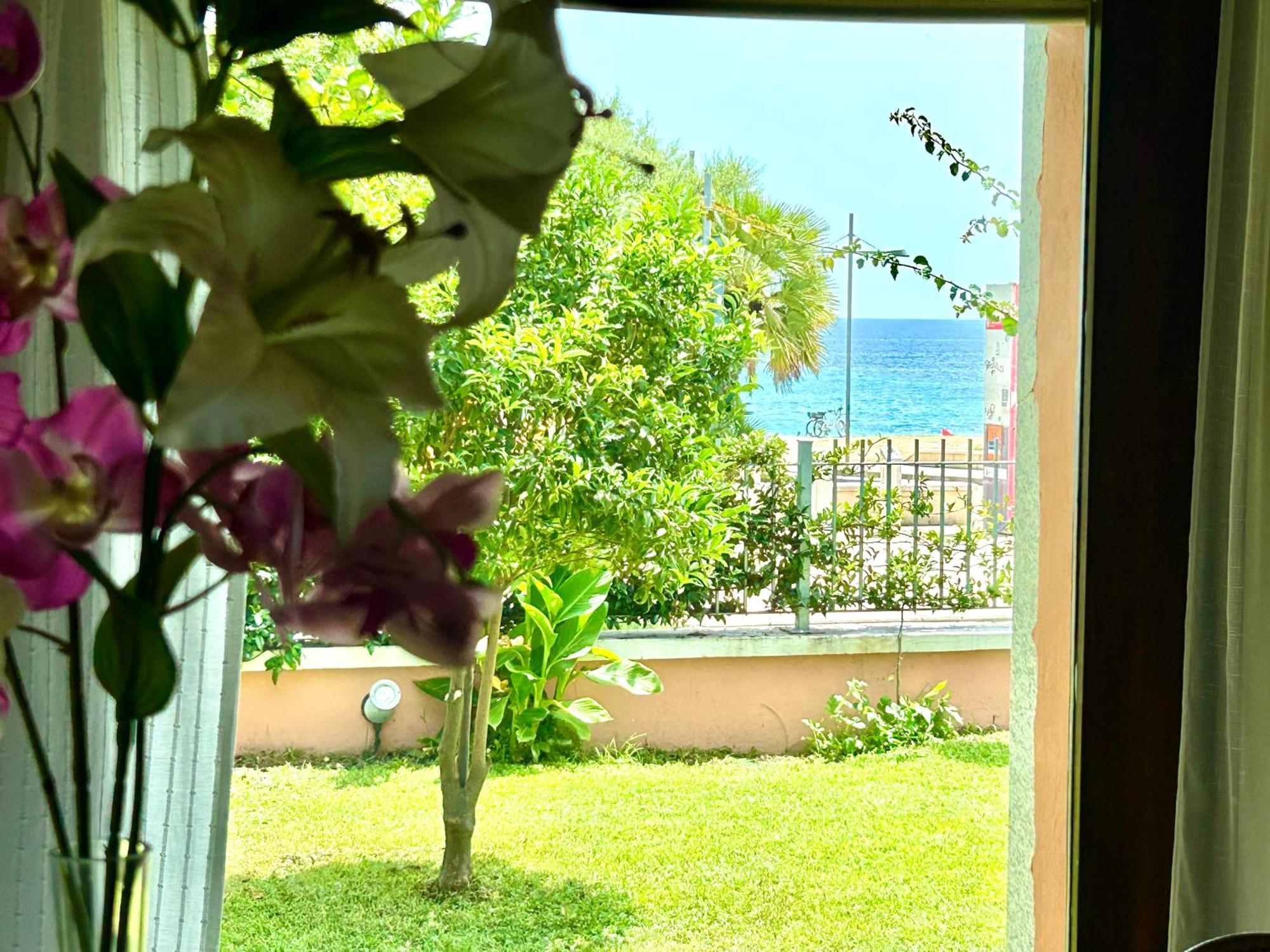 Villa Stella Fronte Mare Porto Frailis Àrbatax Εξωτερικό φωτογραφία